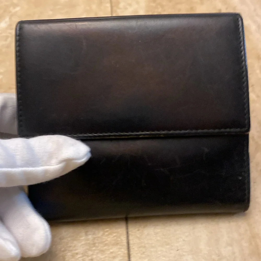 Gucci Vintage Black Leather Wallet with Silver G Buckle #1